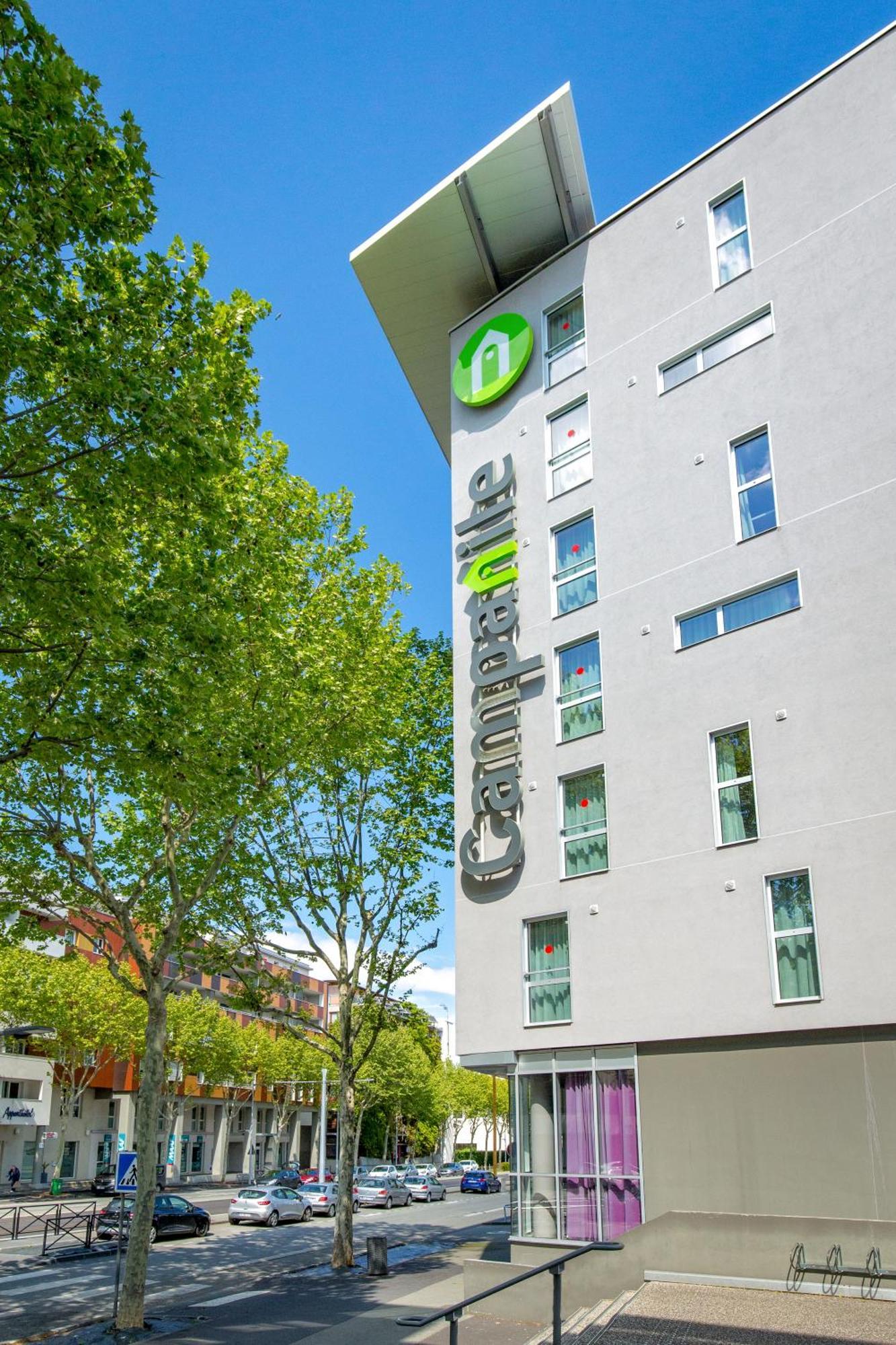 Hotel Campanile Clermont Ferrand Centre Esterno foto