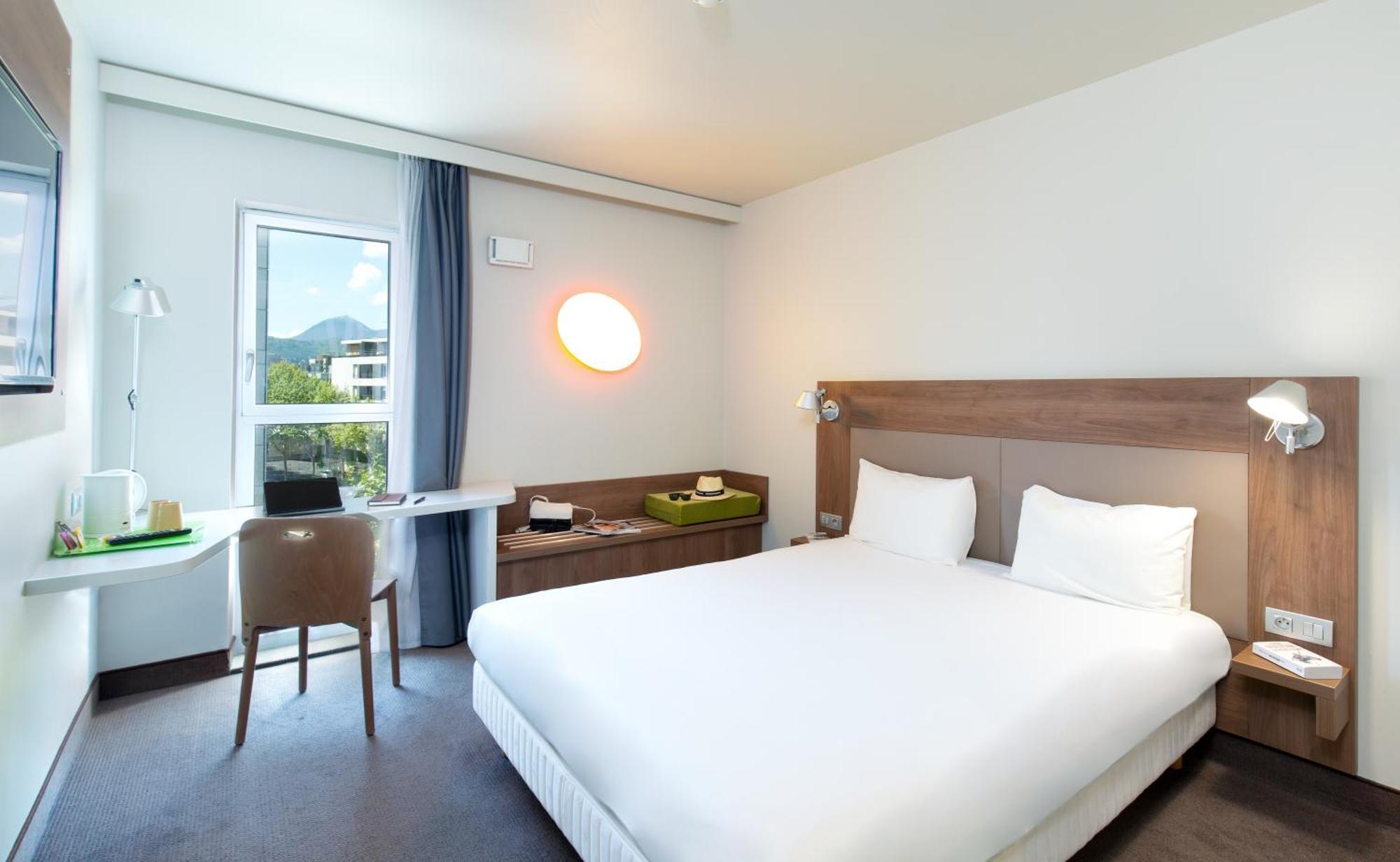 Hotel Campanile Clermont Ferrand Centre Esterno foto